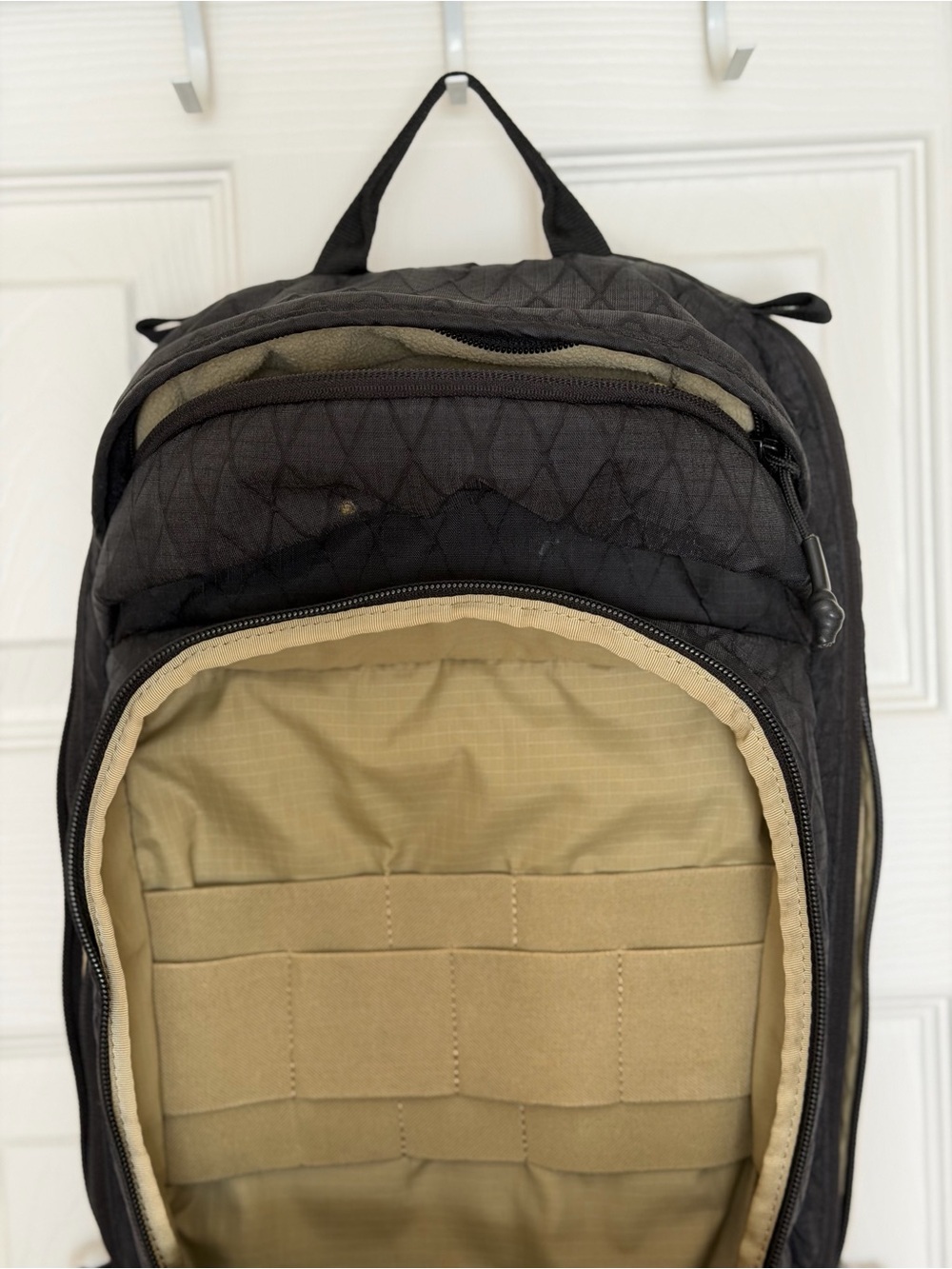 VIKTOS Upscale XL Slingbag Color Black - Picture 11 of 17